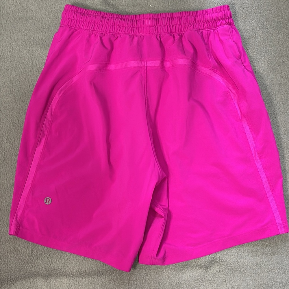 Lululemon Women's Pink Shorts Sz Small Excellent Condition - Picture 3 of 3